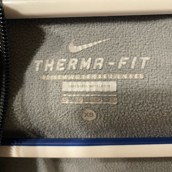 Nike Therma-Fit Hoodie :: Full Zip :: Grey :: Extra Small - Picture 6 of 6